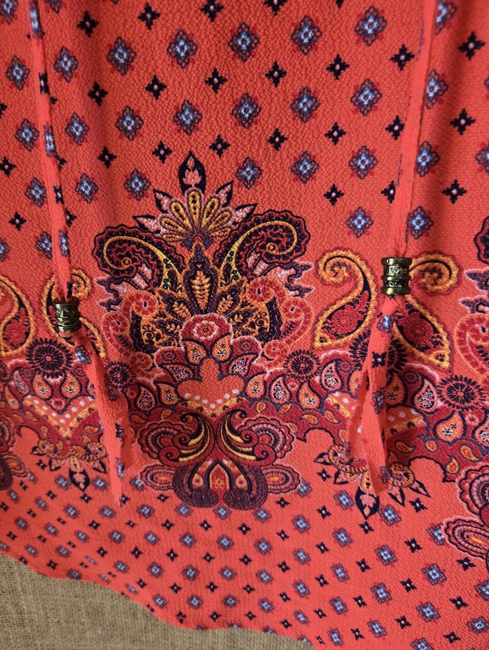 NWOT Women's Bobeau Red Sleeveless Tie V Neck Print Camisole Diamond Paisley L - Picture 7 of 11